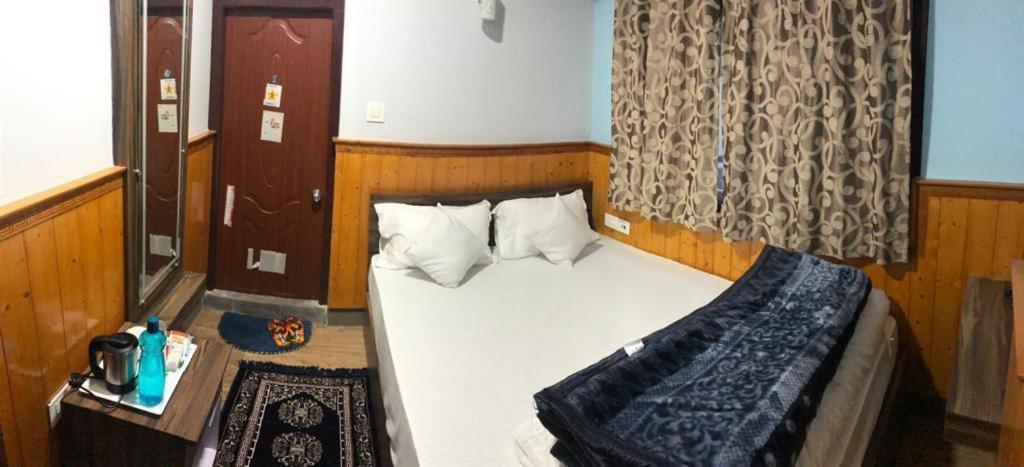 Tseten'S Inn Lachung Exteriör bild