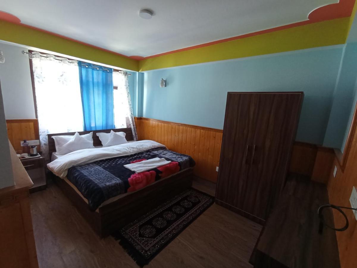 Tseten'S Inn Lachung Exteriör bild