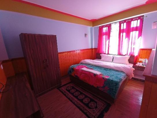 Tseten'S Inn Lachung Exteriör bild